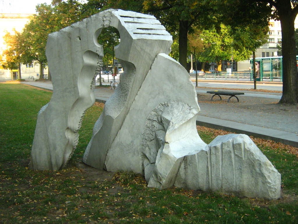 Мехмет Аксой Памятник Неизвестному дезертиру в Потсдаме 1995 Фото: Bruno Girin / WikiCommons
